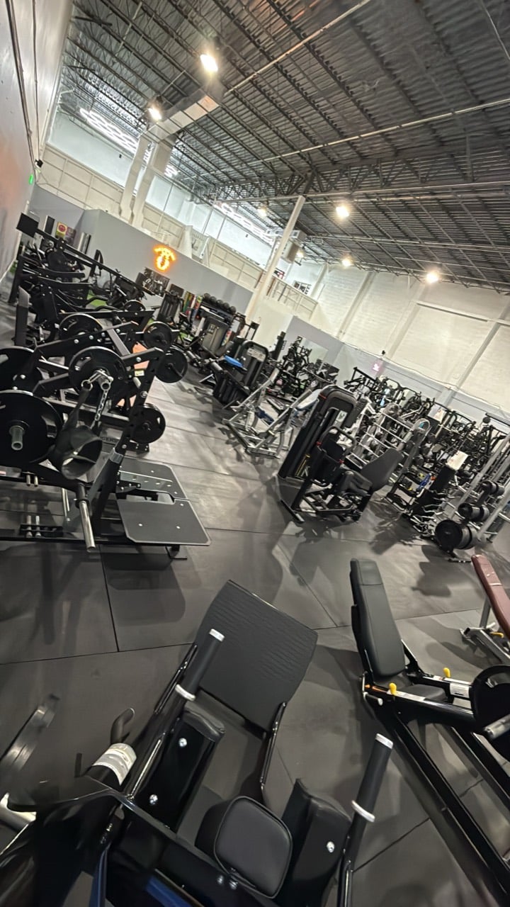 The training floor at Lions Den Boca